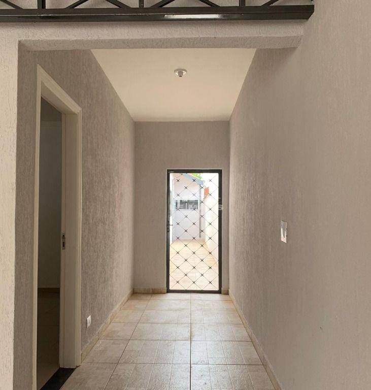 Casa à venda com 2 quartos, 90m² - Foto 3