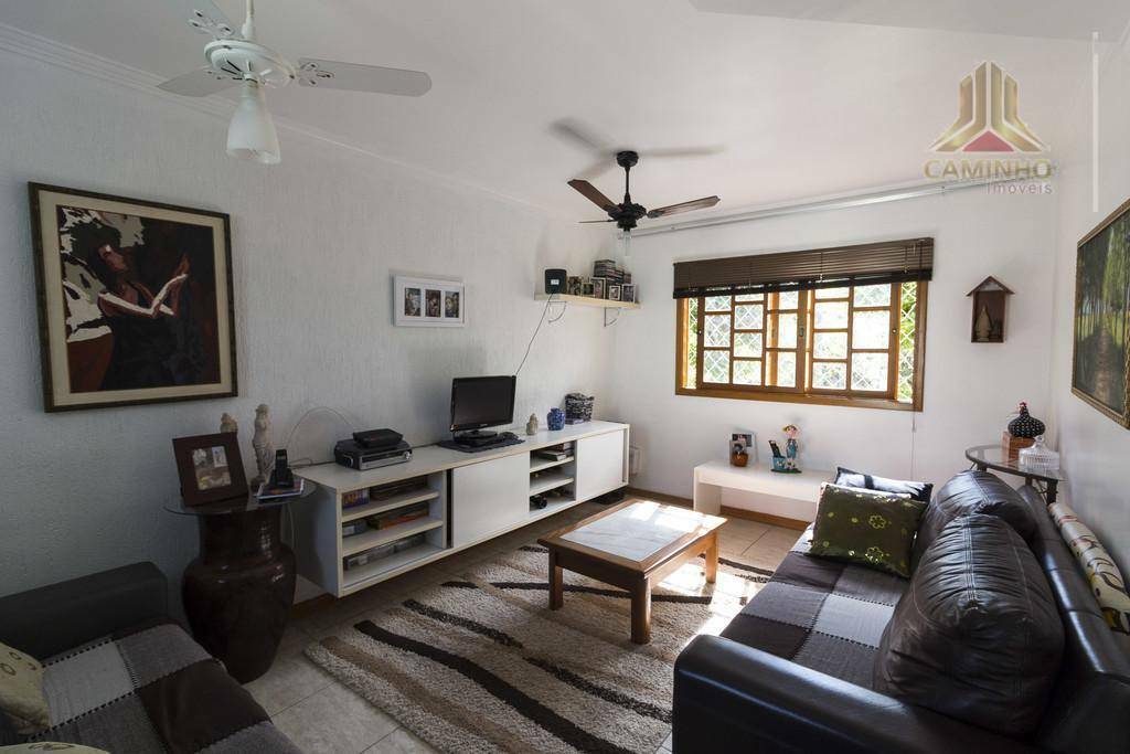 Casa à venda com 3 quartos, 251m² - Foto 3