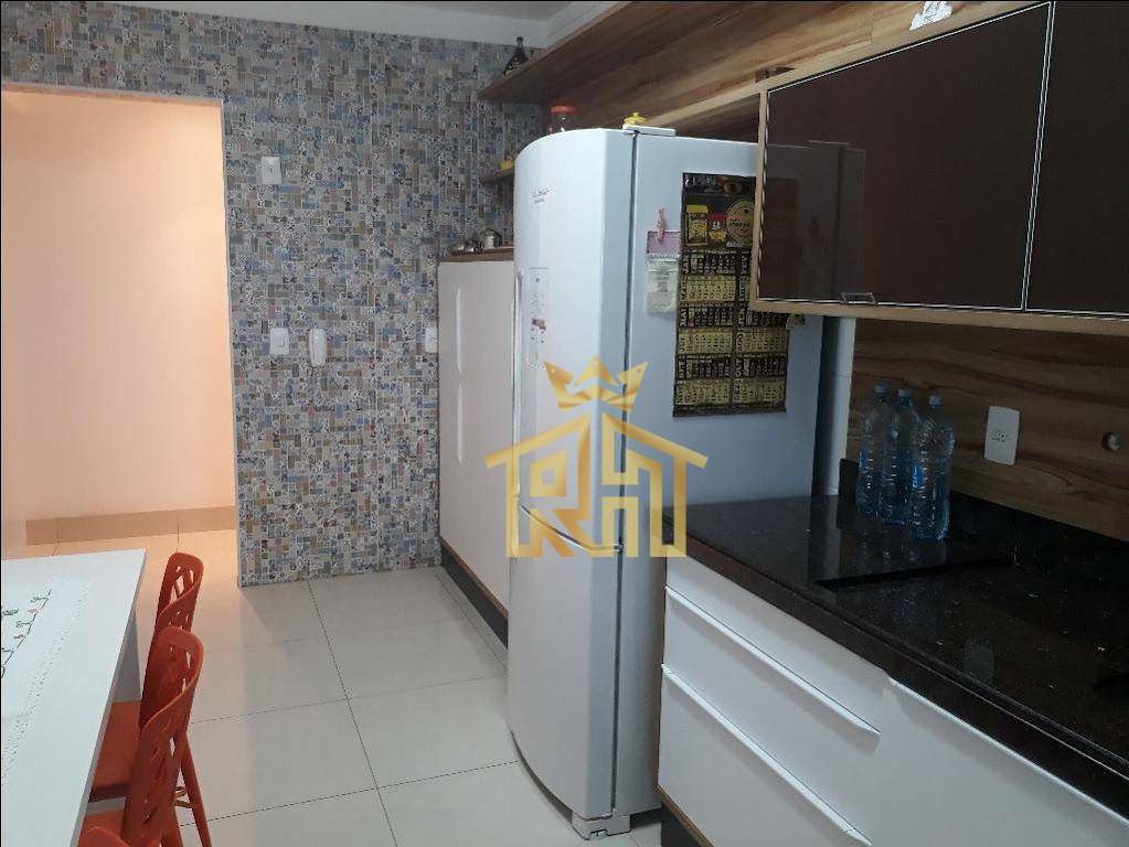 Apartamento à venda com 2 quartos, 90m² - Foto 25