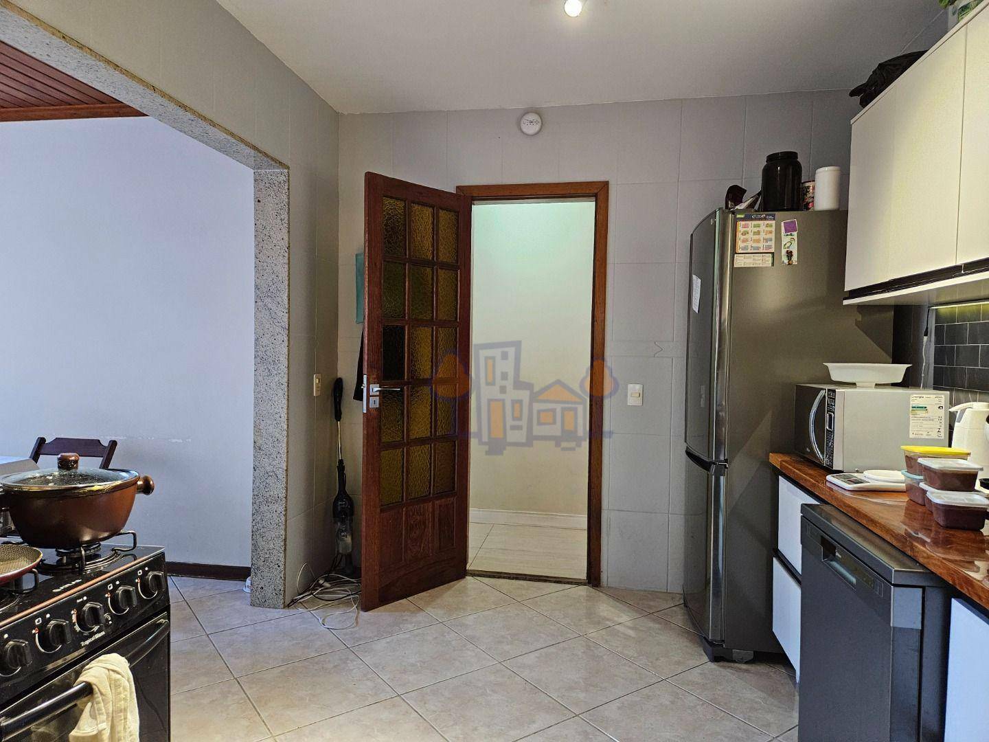 Casa à venda com 4 quartos, 456m² - Foto 17