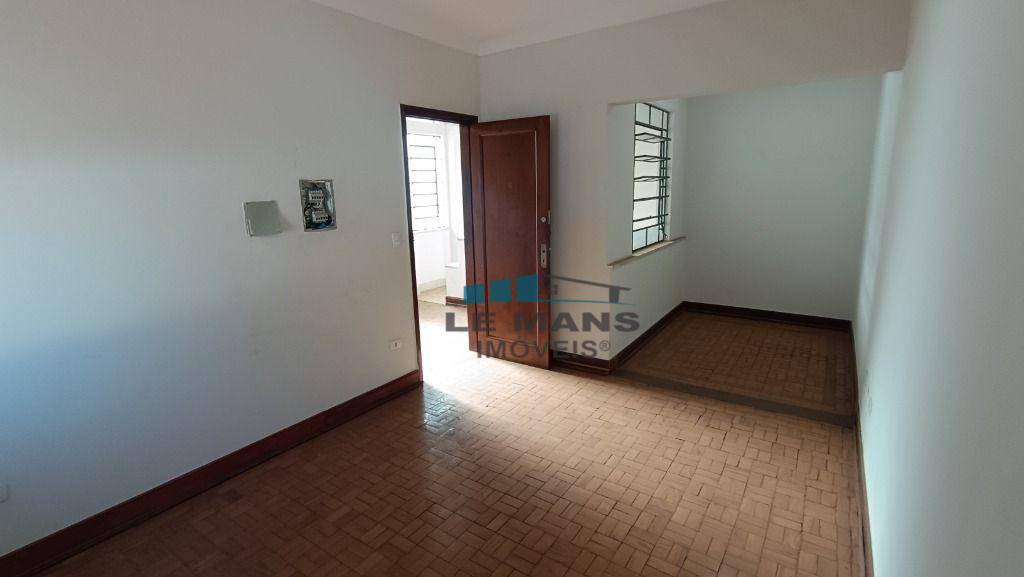 Casa para alugar com 3 quartos, 218m² - Foto 25