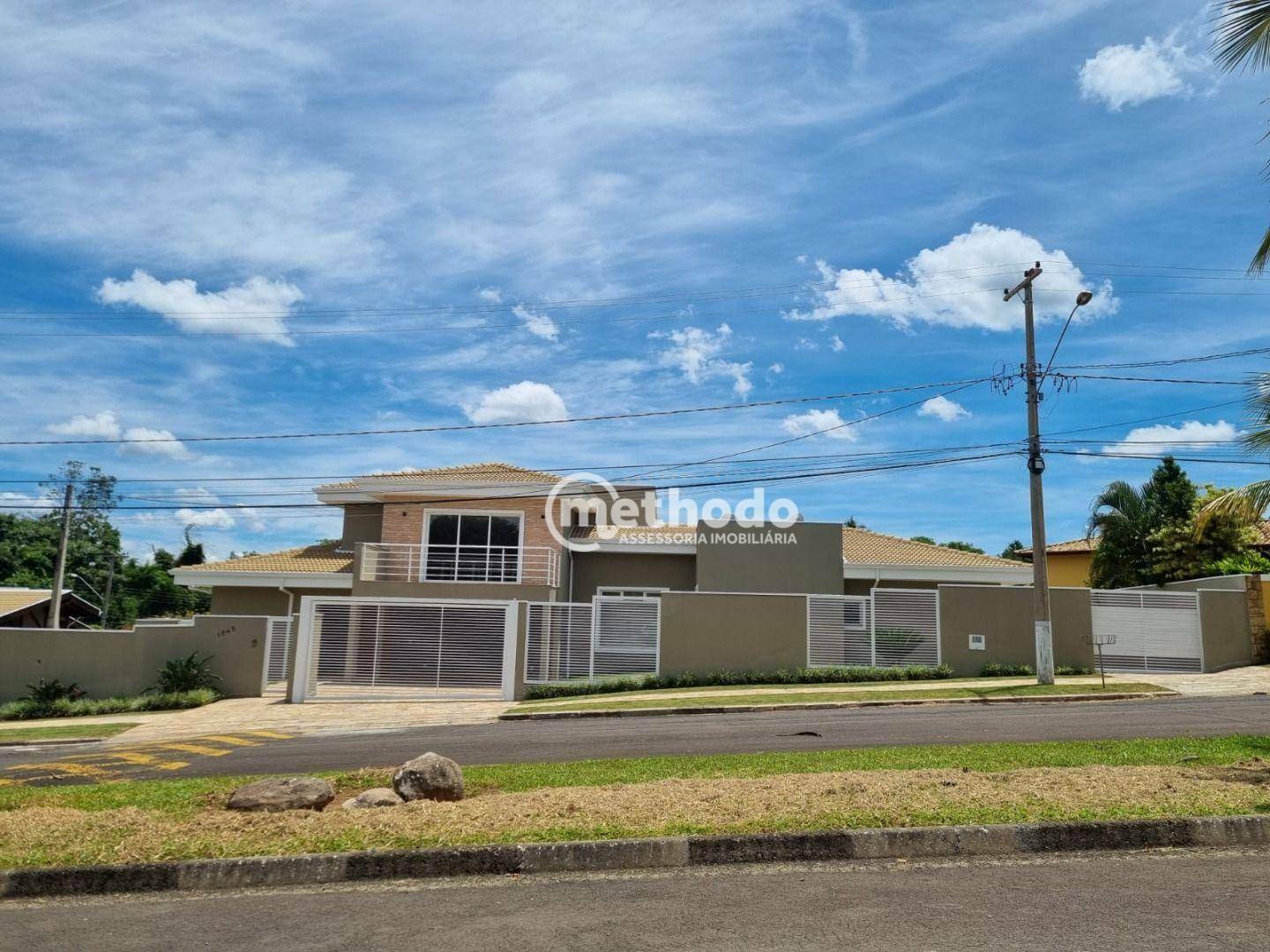Casa de Condomínio à venda com 4 quartos, 329m² - Foto 1