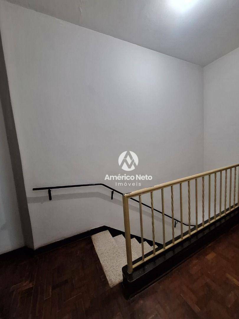 Casa à venda e aluguel com 3 quartos, 300m² - Foto 18