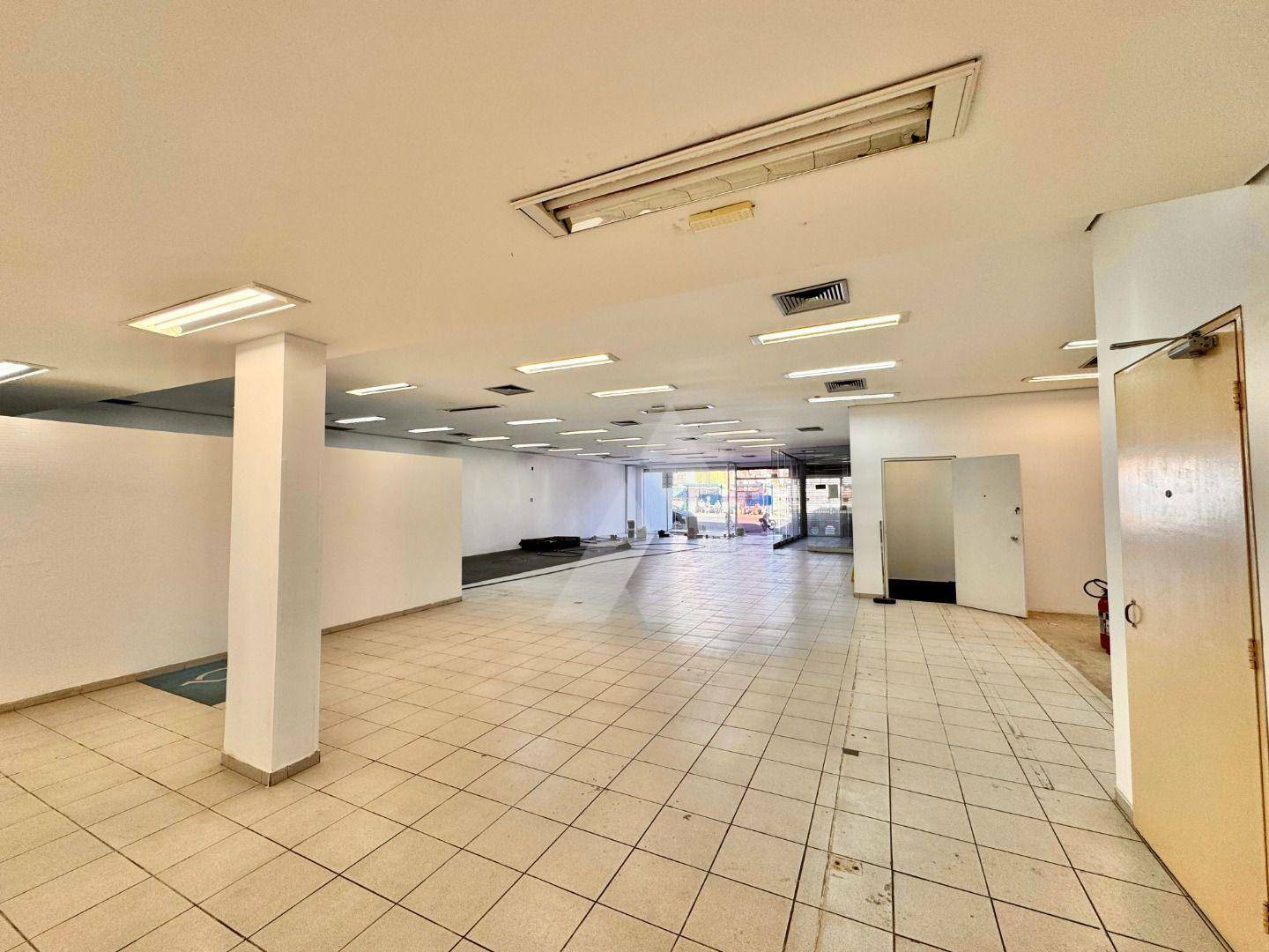 Prédio Inteiro para alugar, 740m² - Foto 1