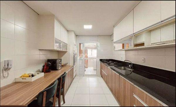 Apartamento à venda com 3 quartos, 114m² - Foto 9