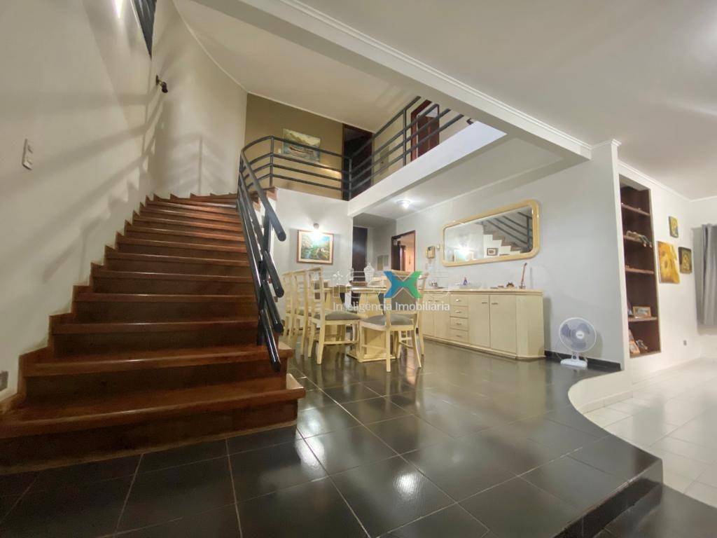 Casa à venda com 5 quartos, 307m² - Foto 8