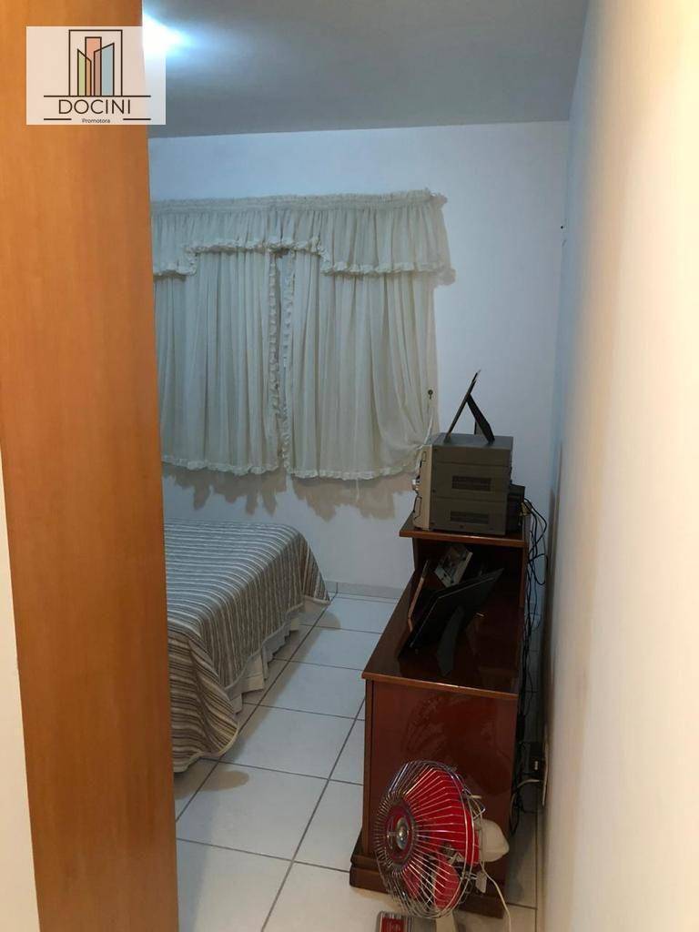 Apartamento à venda com 2 quartos, 70m² - Foto 9