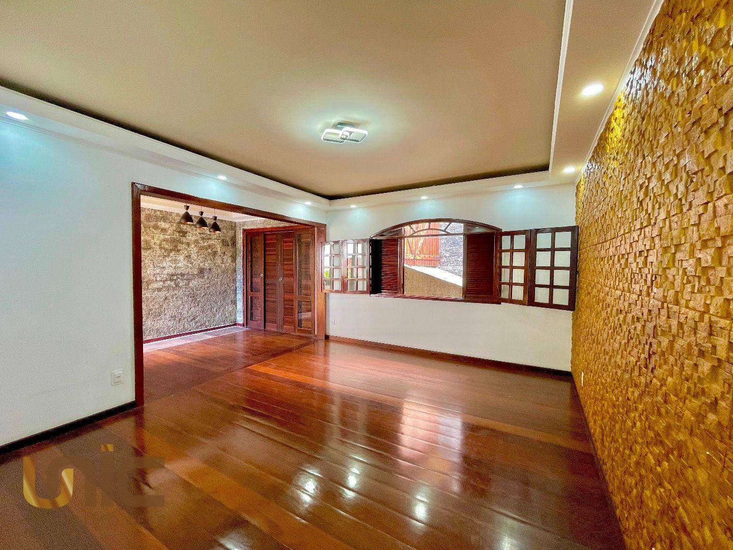 Casa à venda com 3 quartos, 140m² - Foto 4