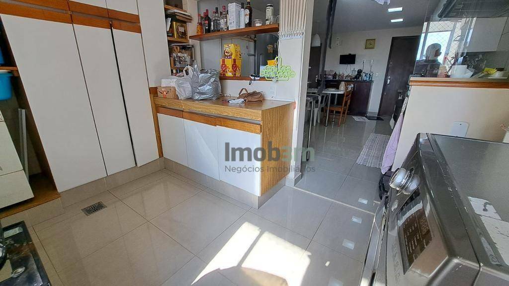 Apartamento à venda com 5 quartos, 240m² - Foto 10