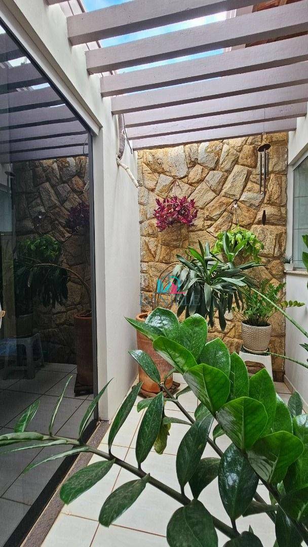 Casa à venda com 3 quartos, 186m² - Foto 9