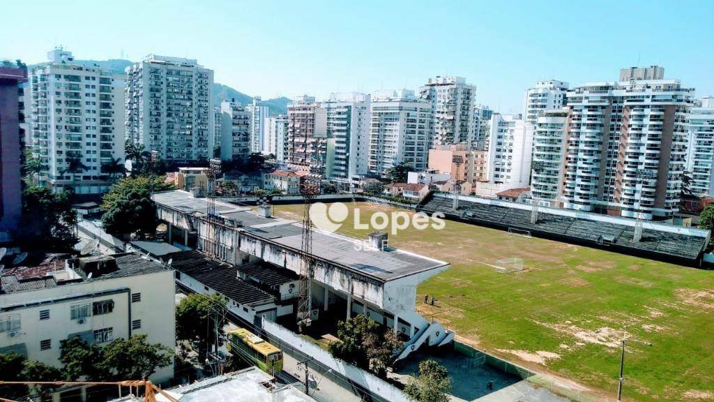 Apartamento à venda com 2 quartos, 93m² - Foto 2