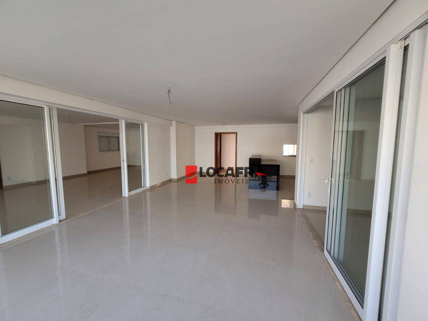 Apartamento à venda com 3 quartos, 260m² - Foto 18