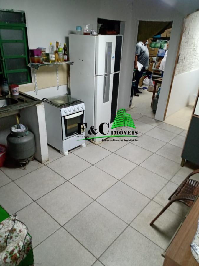 Casa à venda com 2 quartos, 140m² - Foto 18