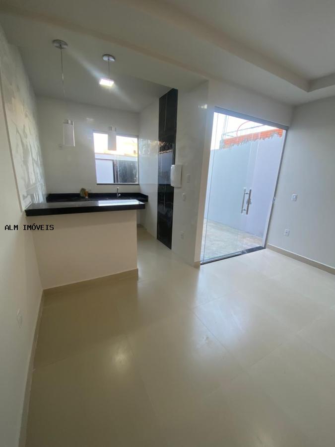 Casa à venda com 2 quartos, 45m² - Foto 11