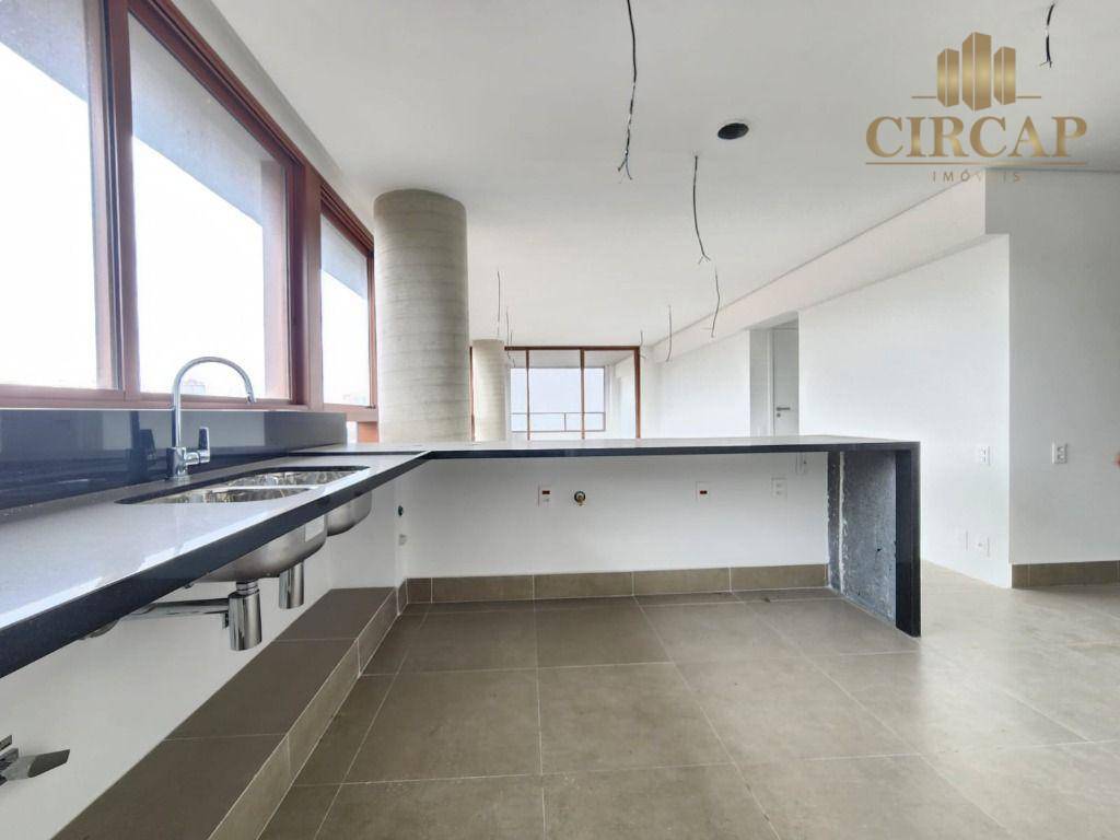 Apartamento à venda com 3 quartos, 170m² - Foto 5