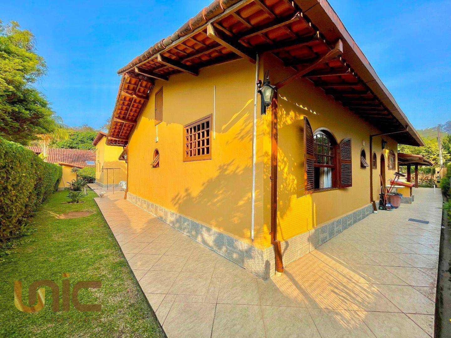 Casa de Condomínio à venda com 4 quartos, 233m² - Foto 50