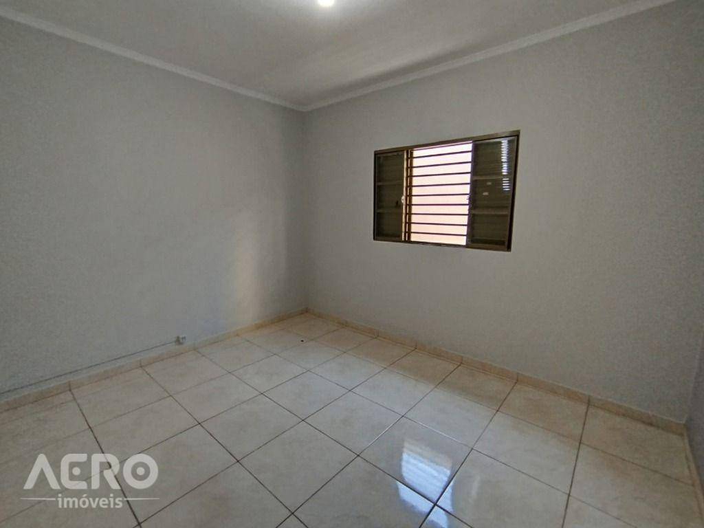 Casa para alugar com 2 quartos, 150m² - Foto 12