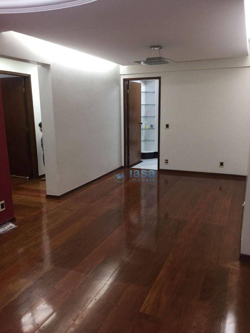 Apartamento à venda com 3 quartos, 118m² - Foto 7