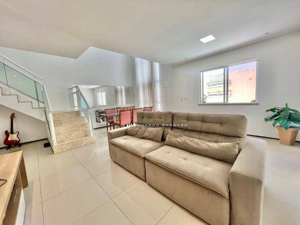 Casa de Condomínio à venda com 4 quartos, 165m² - Foto 2