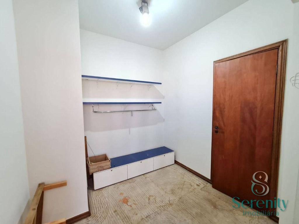 Apartamento para alugar com 4 quartos, 300m² - Foto 18