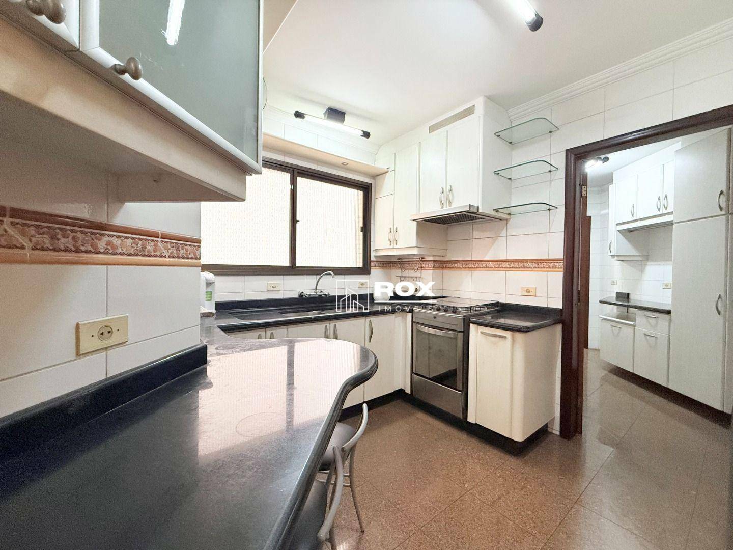 Apartamento para alugar com 3 quartos, 178m² - Foto 19