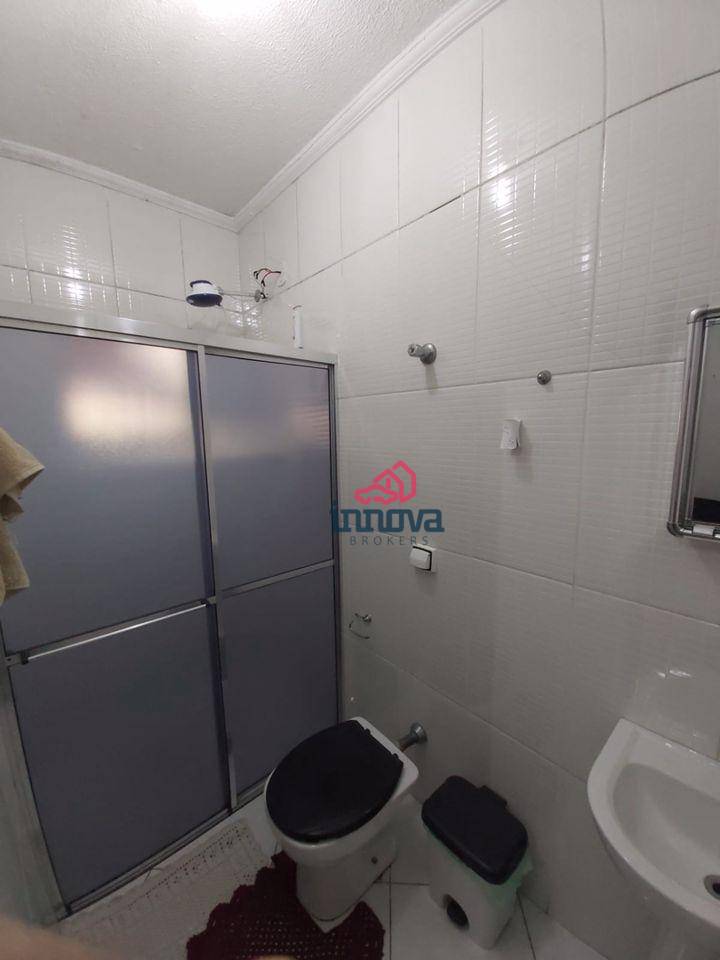 Casa à venda com 5 quartos, 240m² - Foto 10