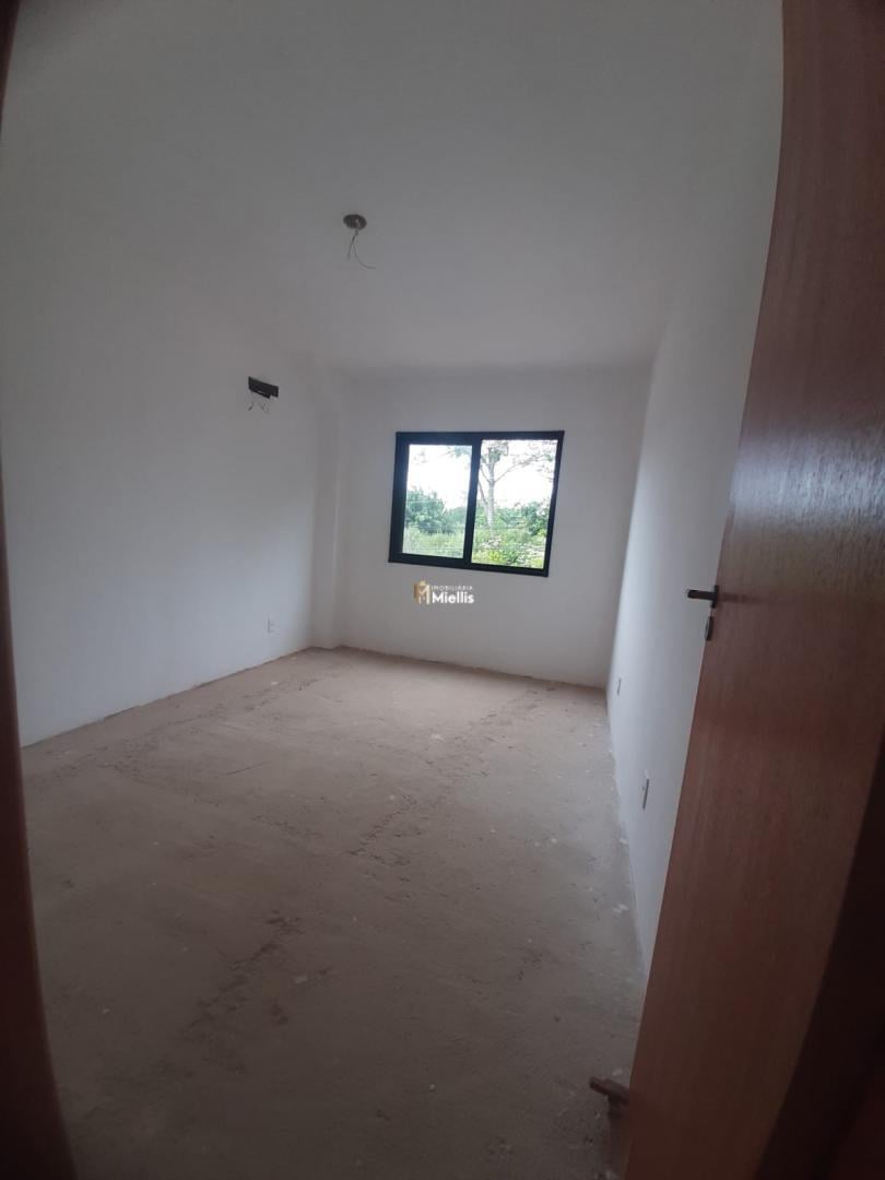 Casa à venda com 2 quartos, 60m² - Foto 10