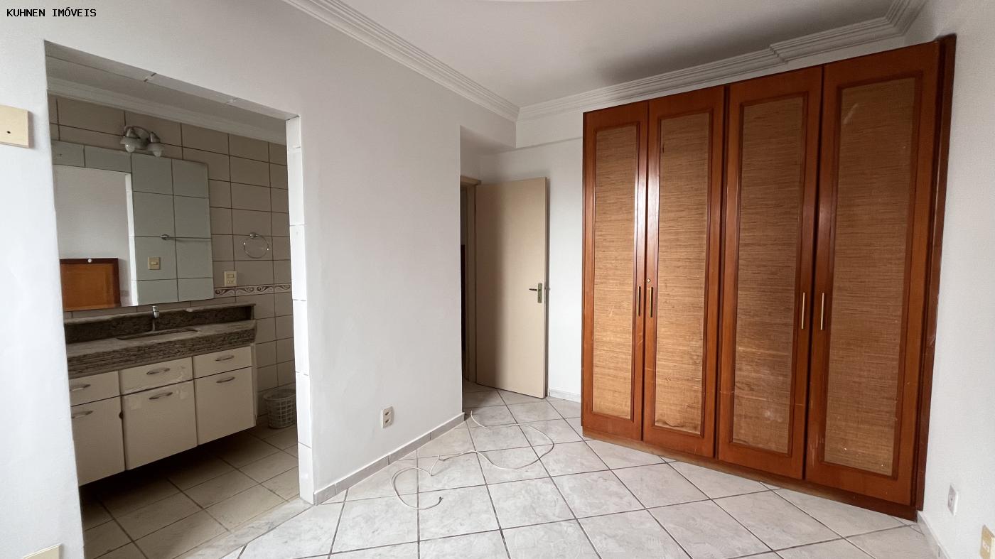 Apartamento à venda com 2 quartos, 95m² - Foto 4