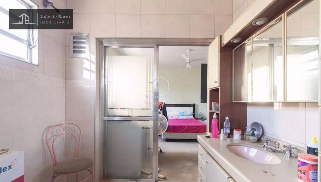 Casa à venda com 4 quartos, 300m² - Foto 9