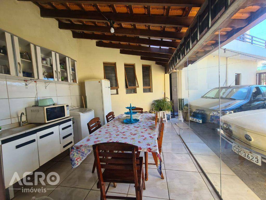 Casa à venda com 3 quartos, 237m² - Foto 8