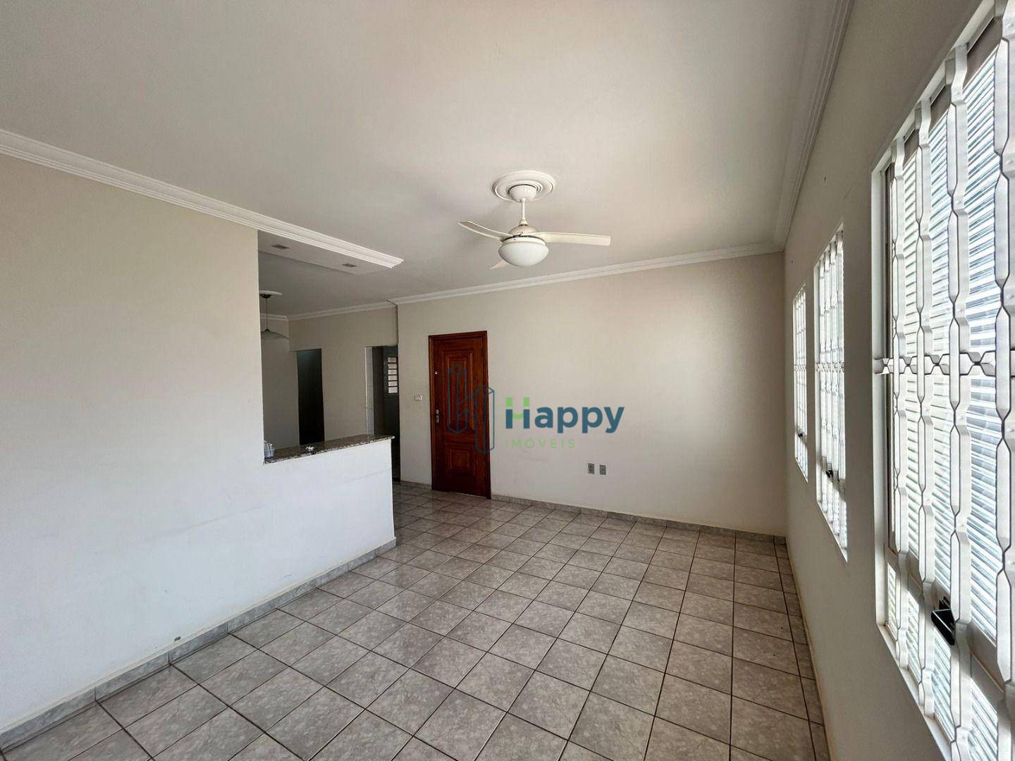 Casa à venda e aluguel com 3 quartos, 192m² - Foto 3