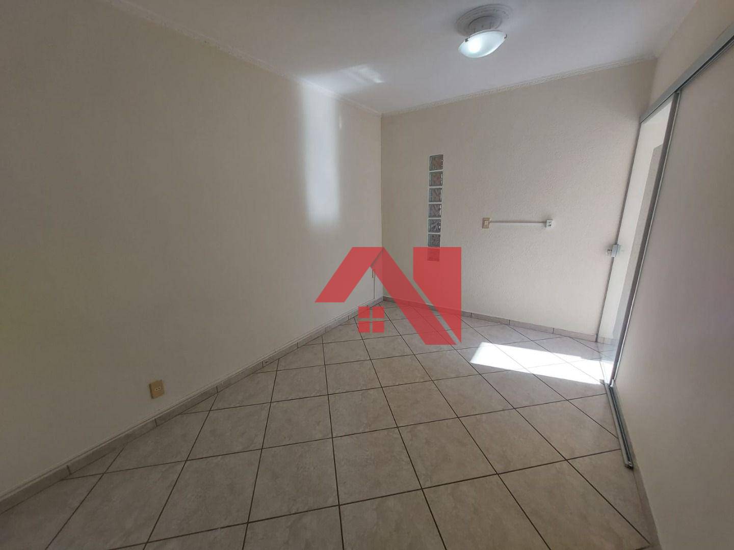 Casa para alugar com 5 quartos, 248m² - Foto 4