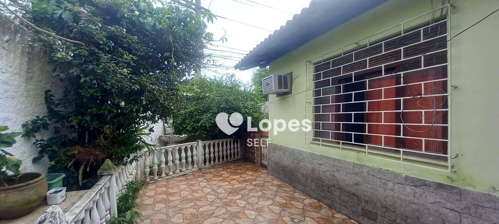 Casa à venda com 5 quartos, 208m² - Foto 3