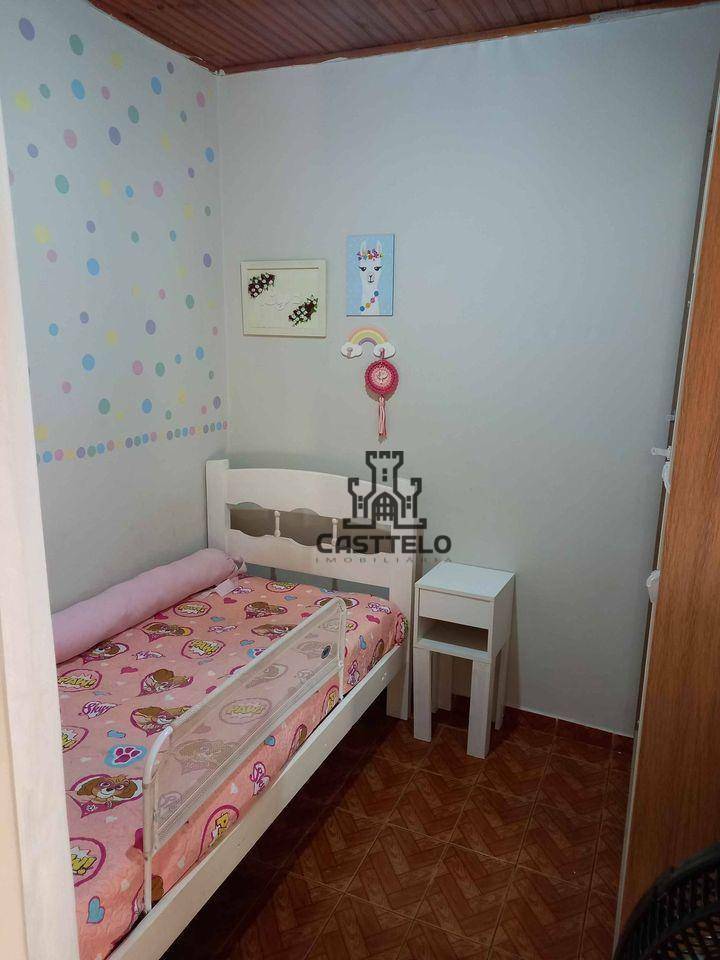 Casa à venda com 4 quartos, 106m² - Foto 2