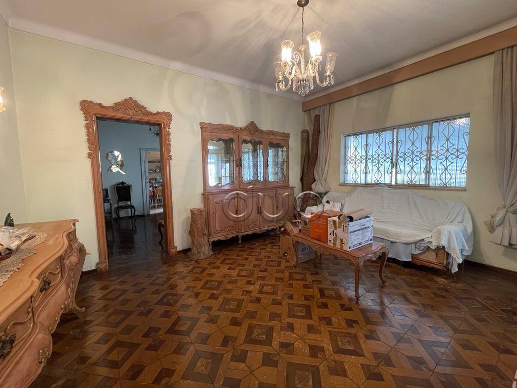 Casa à venda com 6 quartos, 348m² - Foto 1