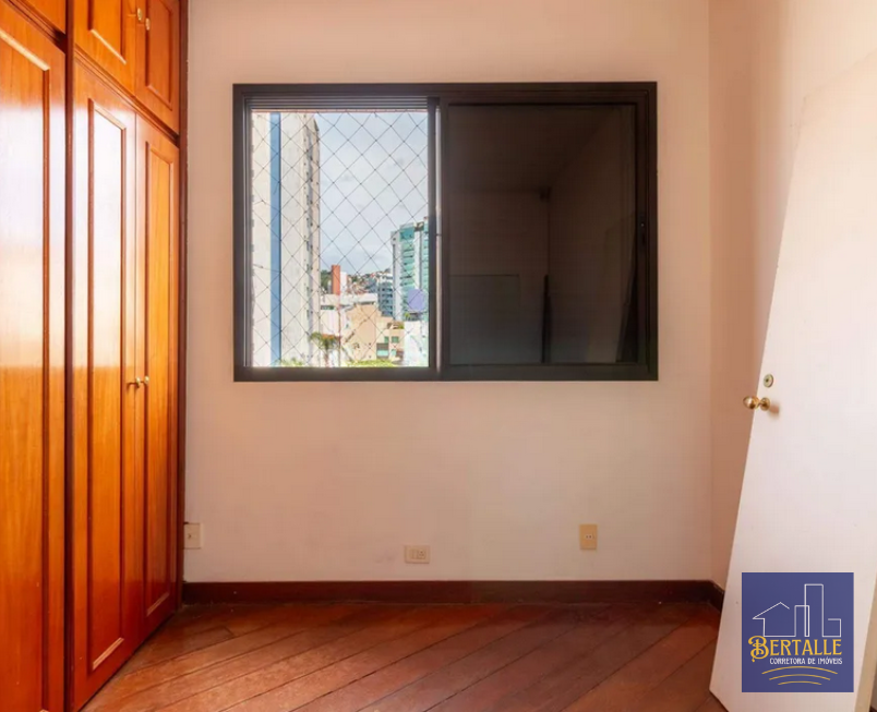 Apartamento à venda com 4 quartos, 236m² - Foto 12