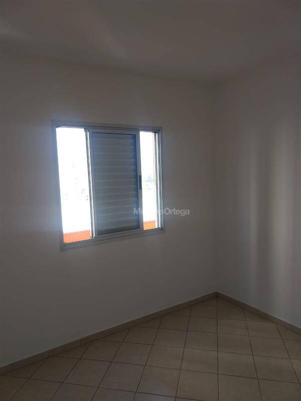 Apartamento para alugar com 2 quartos, 65m² - Foto 9