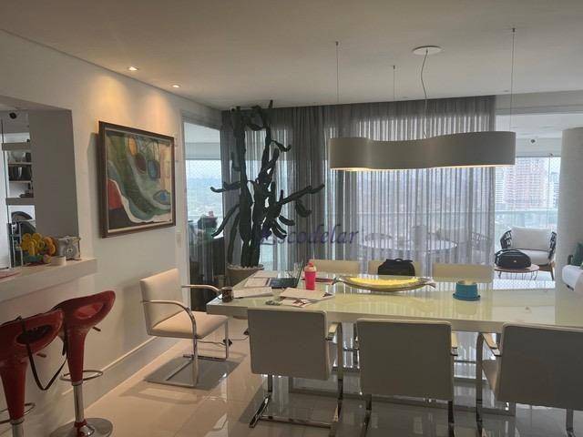 Apartamento à venda com 4 quartos, 219m² - Foto 1