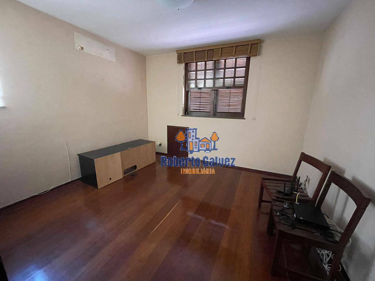 Casa à venda com 5 quartos, 322m² - Foto 5