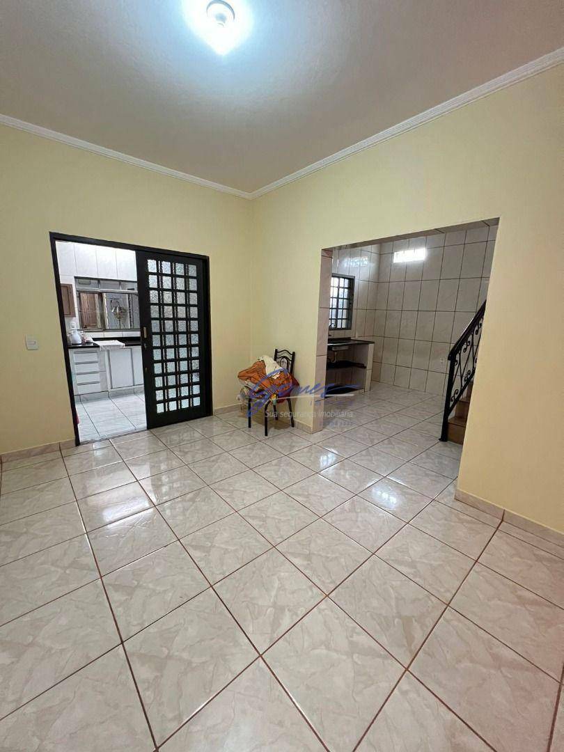 Casa à venda com 4 quartos, 180m² - Foto 14