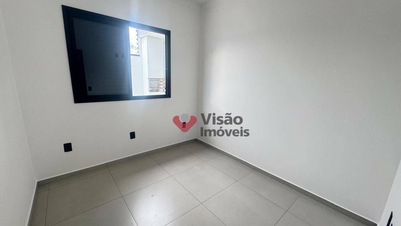 Casa à venda com 2 quartos, 98m² - Foto 11