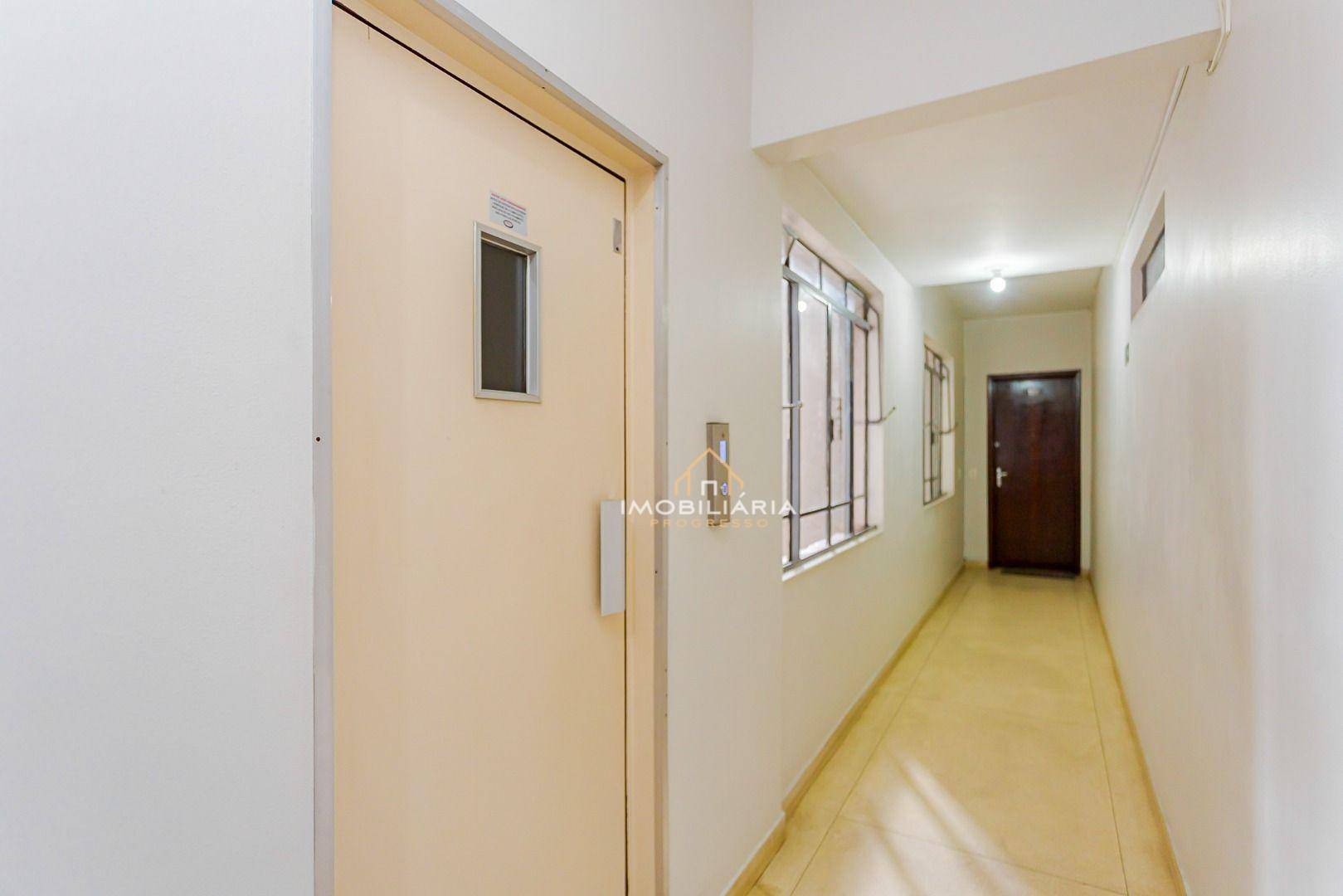 Apartamento à venda com 2 quartos, 90m² - Foto 4