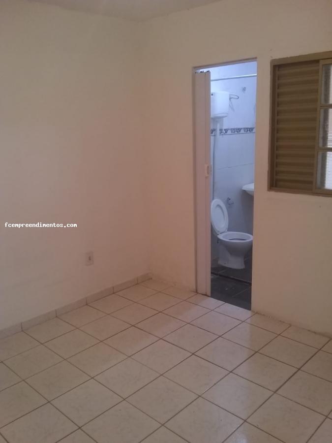 Casa à venda com 4 quartos, 200m² - Foto 4