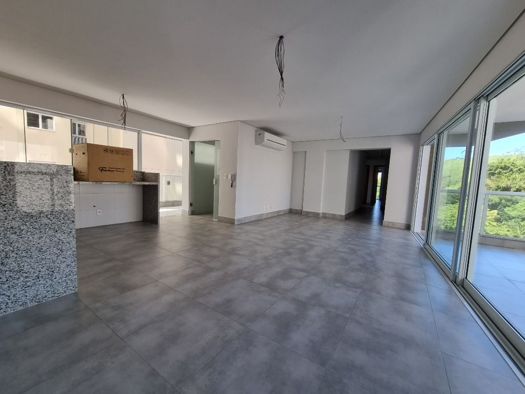 Apartamento à venda com 3 quartos, 146m² - Foto 3