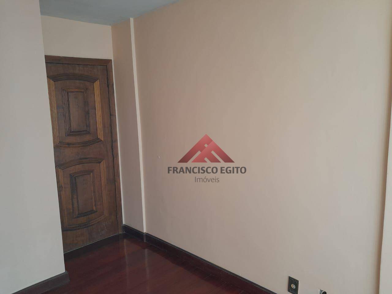 Apartamento à venda com 2 quartos, 60m² - Foto 4