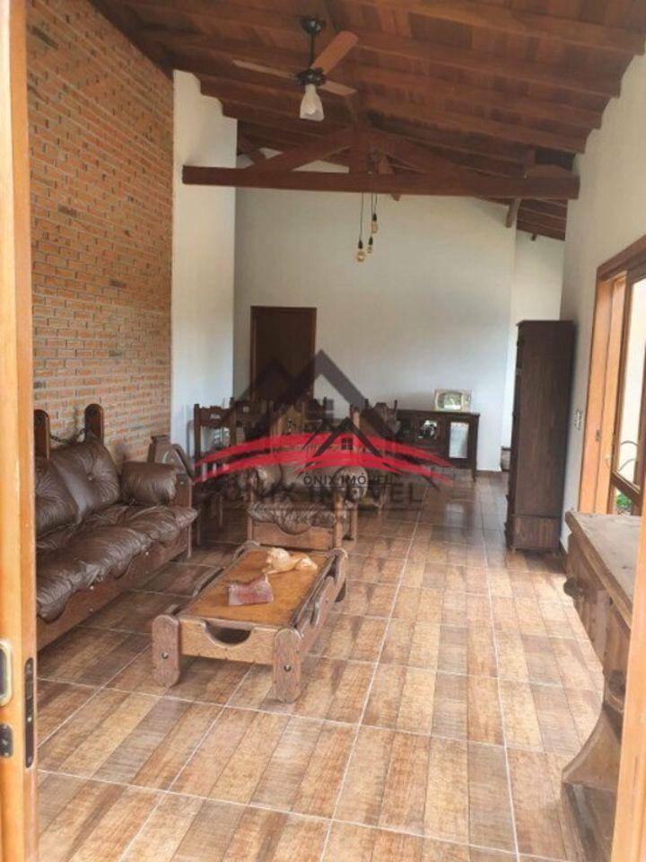 Sítio à venda com 3 quartos, 200m² - Foto 17