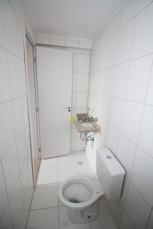 Apartamento à venda com 2 quartos, 69m² - Foto 17