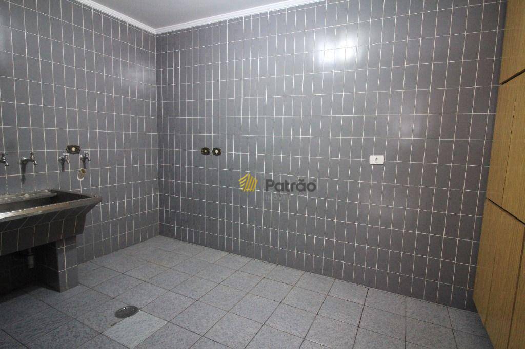 Sobrado à venda com 4 quartos, 344m² - Foto 34