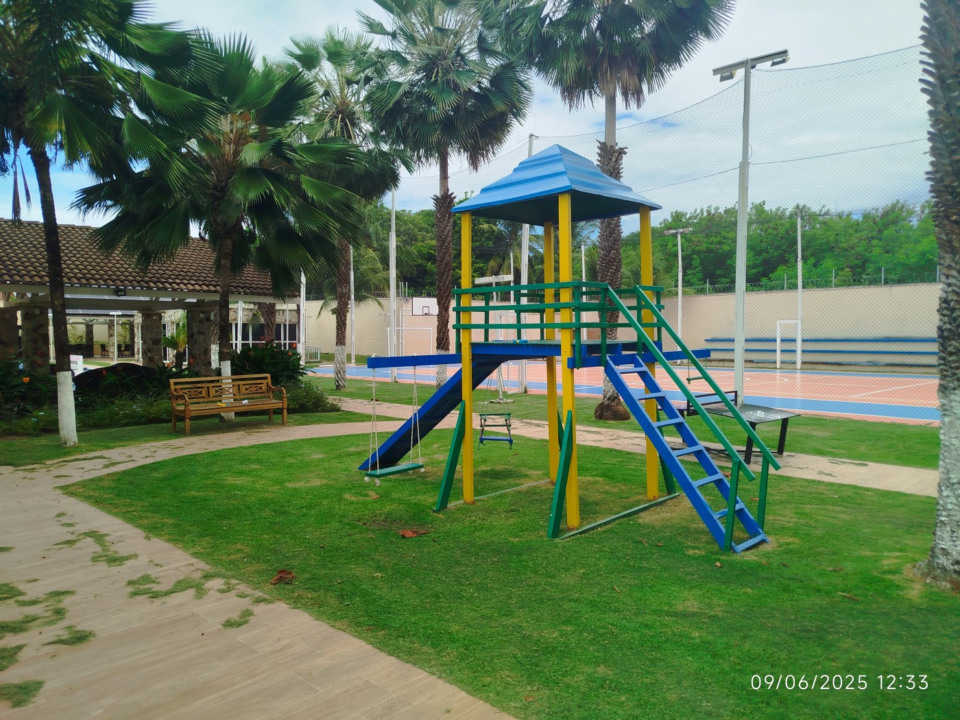 Casa de Condomínio para alugar com 3 quartos, 215m² - Foto 12
