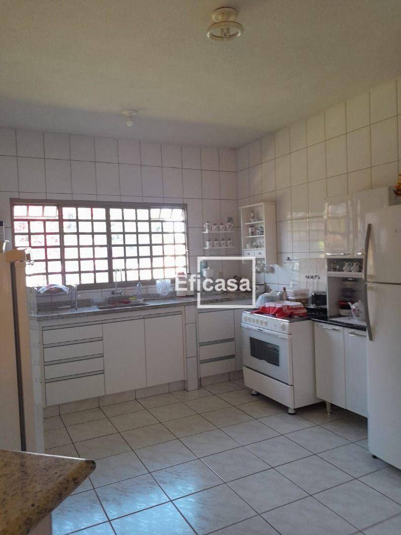 Casa à venda com 2 quartos, 140m² - Foto 5